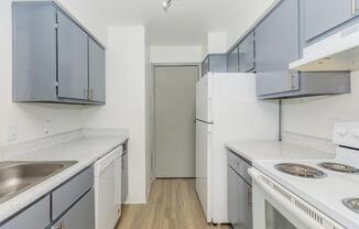 2 beds, 2 baths, 890 sqft, $1,200