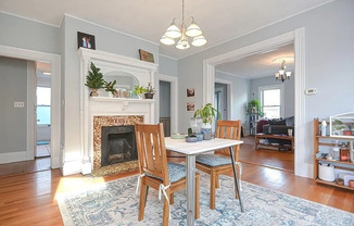 52 CRES AVE