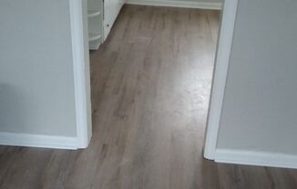 Studio, 1 bath, 350 sqft, $500, Unit 11