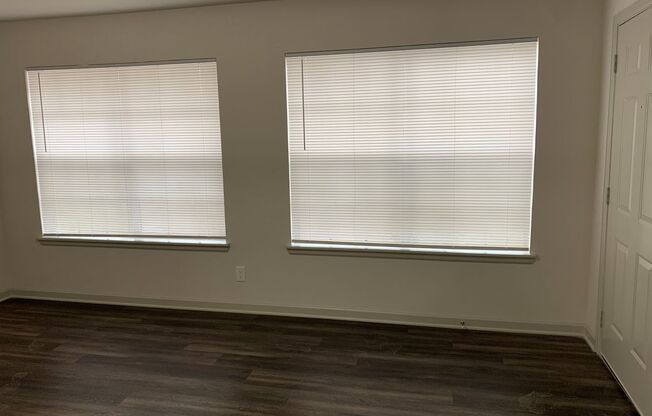 2 beds, 1 bath, 990 sqft, $1,095, Unit 2315-05