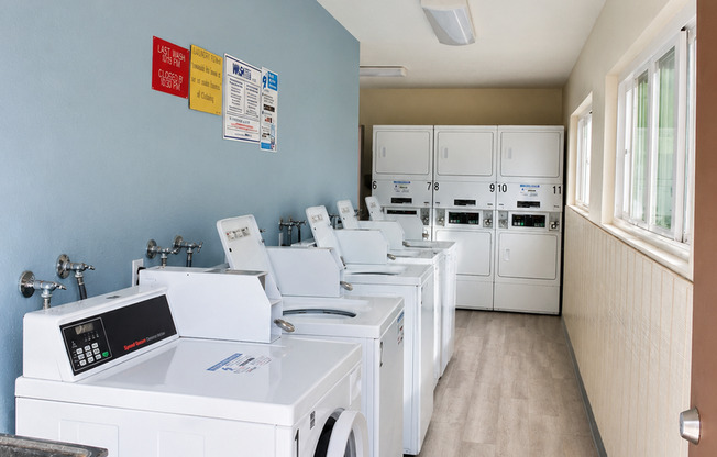 1 bed, 1 bath, 728 sqft, $1,950, Unit 945-47