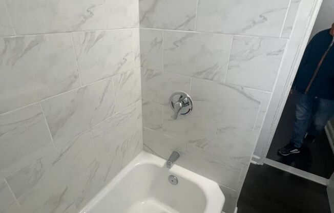 1 bed, 1 bath, 800 sqft, $1,600, Unit 158-102