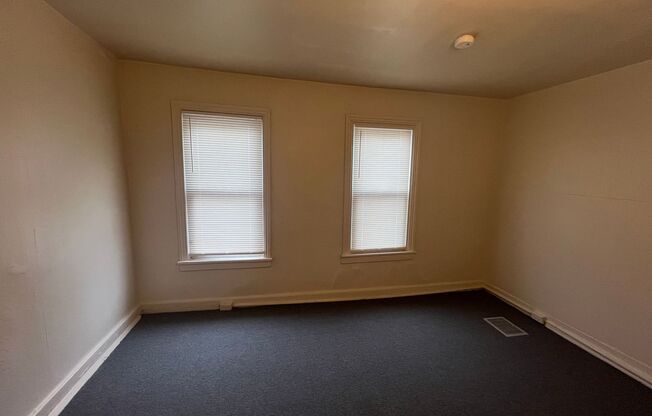 3 beds, 1 bath, $1,200