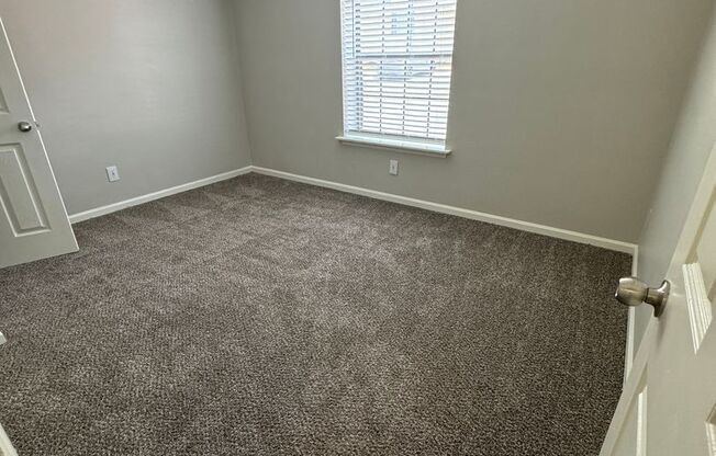 2 beds, 1.5 baths, 890 sqft, $1,240, Unit 2