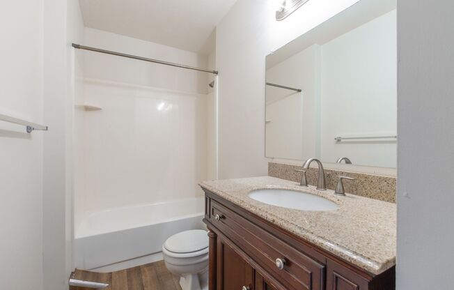 3 beds, 2 baths, 1,400 sqft, $1,700, Unit A