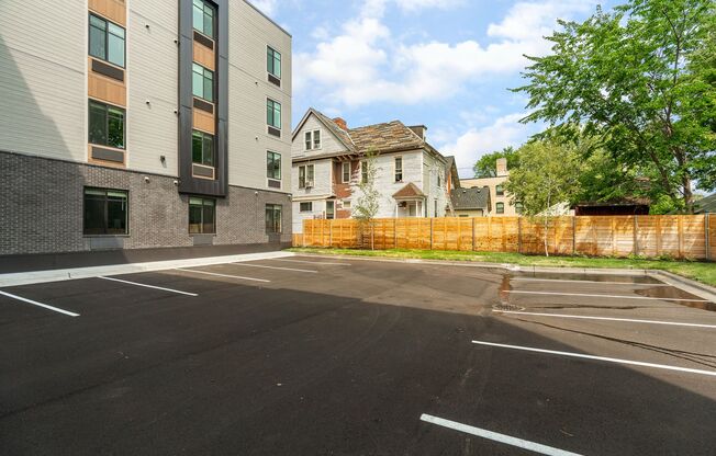 Studio, 1 bath, 314 sqft, $1,381, Unit 1935210