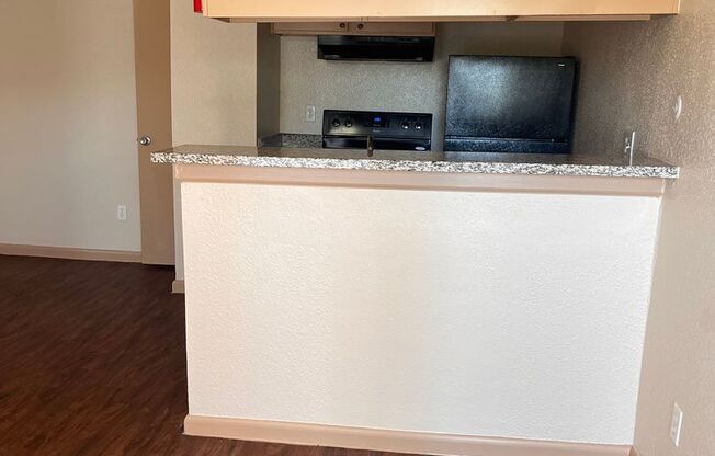 1 bed, 1 bath, 612 sqft, $895, Unit 906