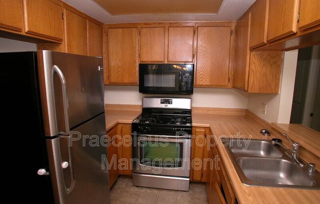 2047 LAKERIDGE CIR