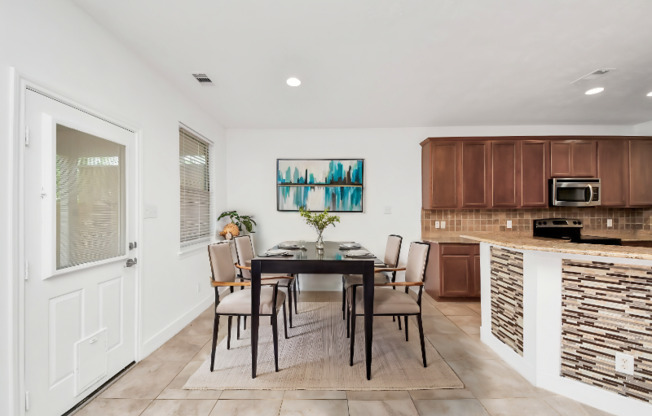 6 WHITEKIRK PL