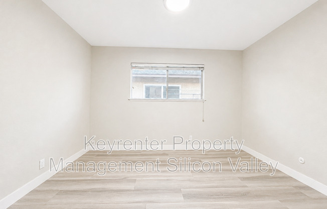 1104 DELNA MNR LN
