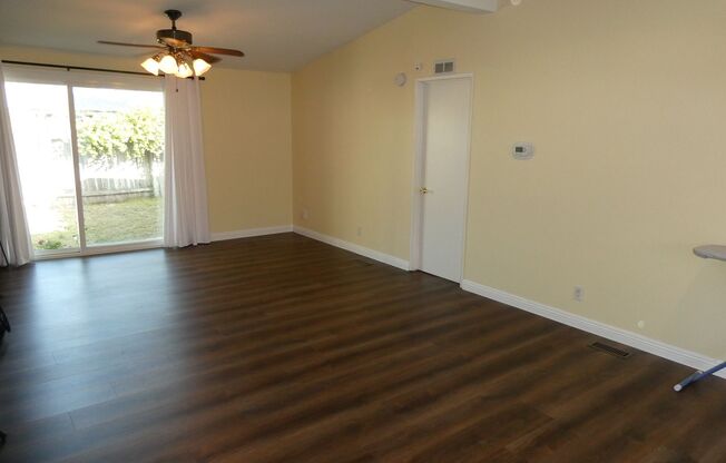Stonegate Single Story 2 Bedroom House for Rent in Castaic!