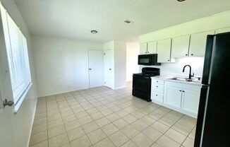 3 beds, 1 bath, $1,100