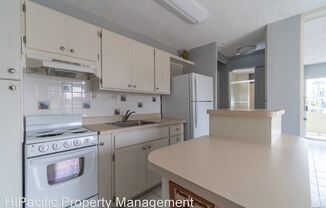 727 University Ave #201