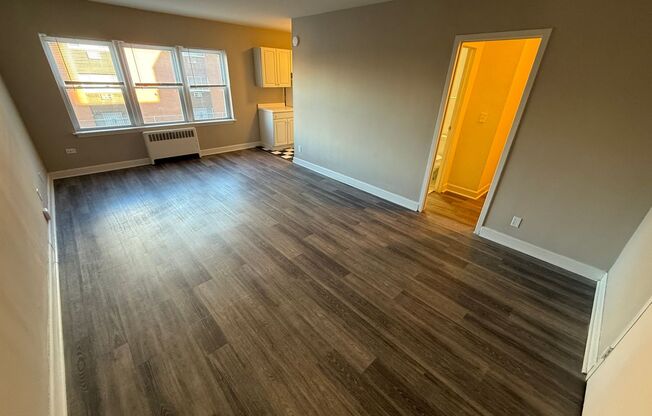 Studio, 1 bath, 400 sqft, $895, Unit #211