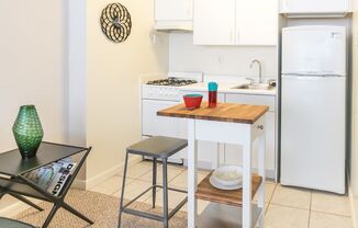 Studio, 1 bath, 405 sqft, $1,395, Unit 0303