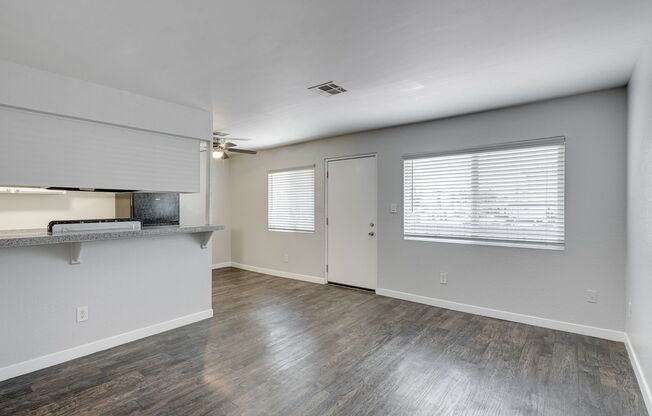 2 beds, 1 bath, 720 sqft, $1,100, Unit F-57
