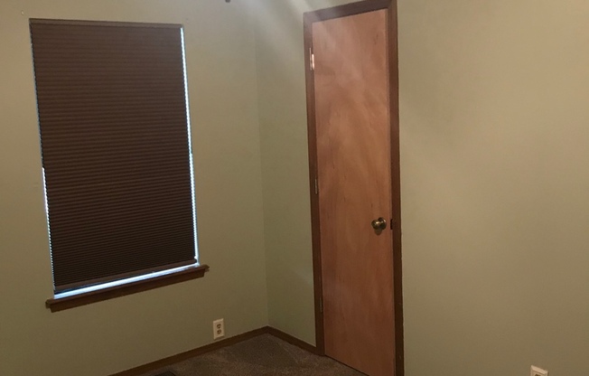 3 beds, 1 bath, $1,495