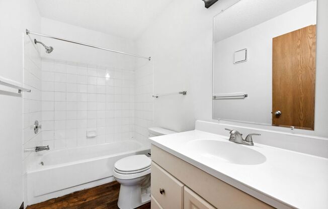 2 beds, 1 bath, 920 sqft, $1,425, Unit 1531-203