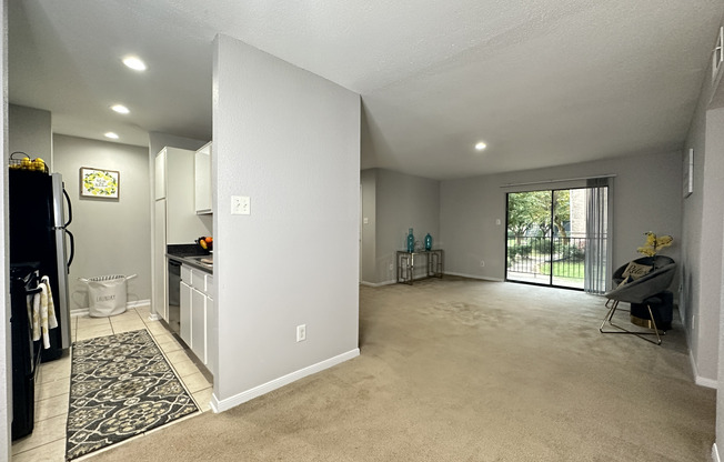 3 beds, 2 baths, 1,096 sqft, $1,399