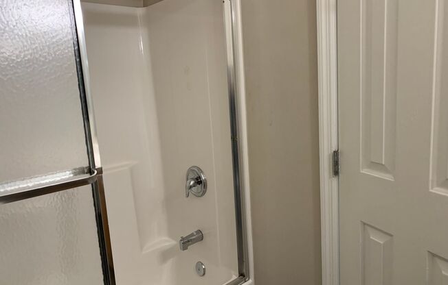 2 beds, 1 bath, $1,575, Unit T