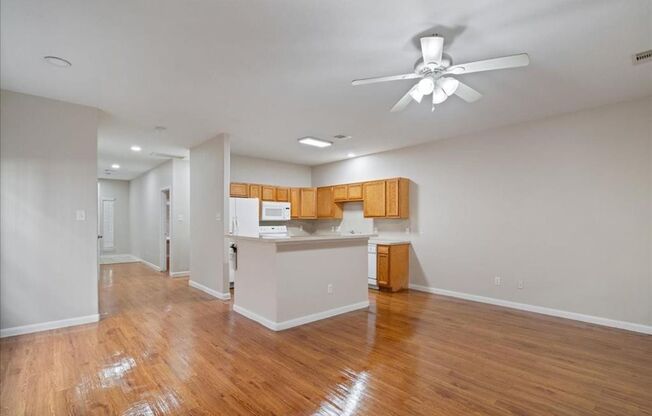 Roomy 4bdr Near NRG