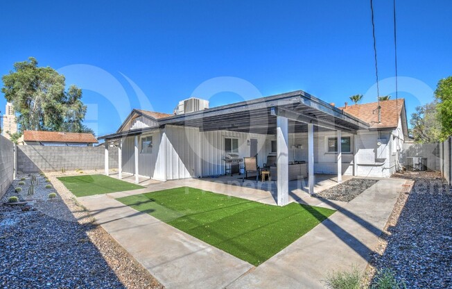1725 W MITCHELL DR
