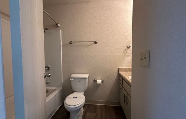 1 bed, 1 bath, $1,325, Unit 35