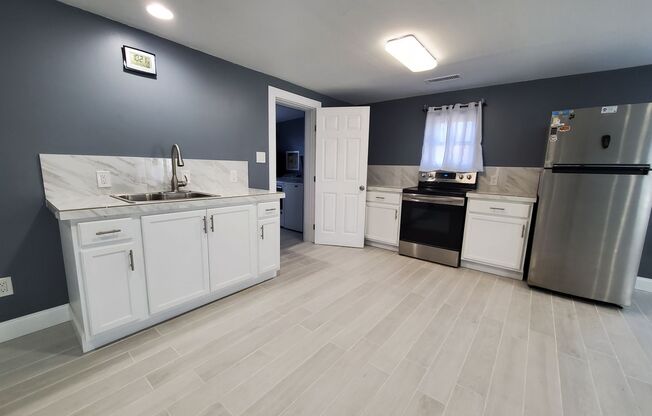 Completely Remodeled Three Bedroom Home For Rent!!! 3bed/1bath