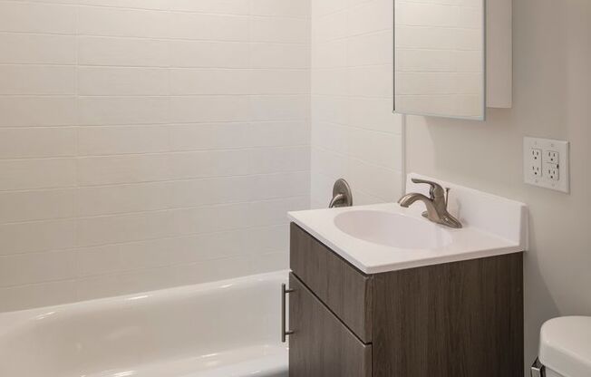 Studio, 1 bath, 380 sqft, $1,995, Unit 212