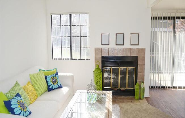 Living Room With Expansive Window at Heron Pointe Apartments & Townhomes, Fresno