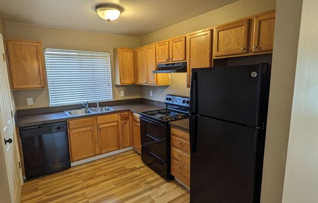 2 beds, 1 bath, 946 sqft, $1,995, Unit 5443