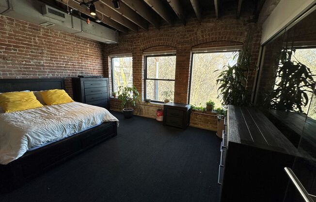 3814 Farnam | Flats - Office