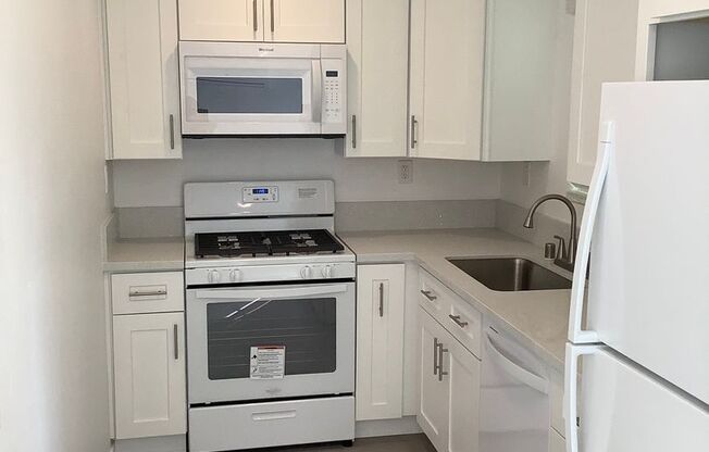 Remodeled 3 Bed 1 Bath Single Story Unit- Ocean Beach