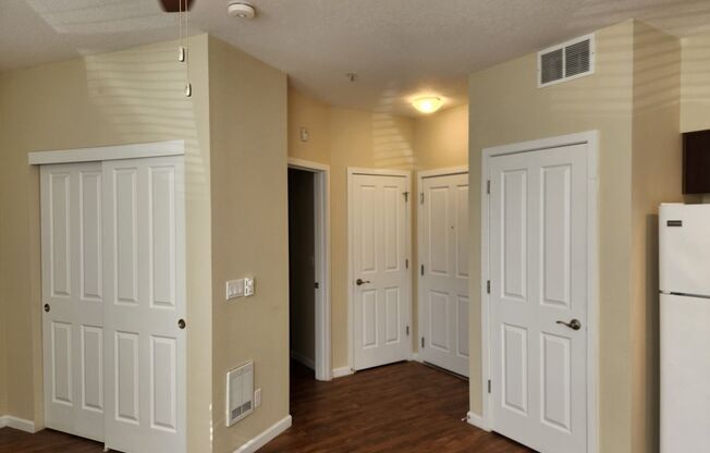 Studio, 1 bath, 448 sqft, $1,285, Unit 3-411