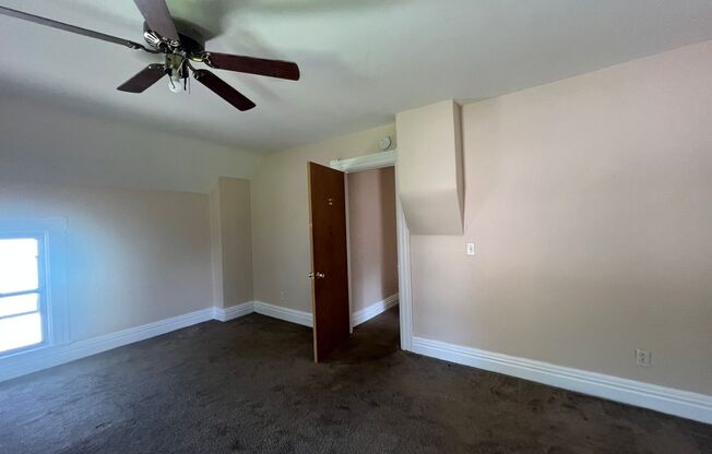 2 beds, 1 bath, $1,100, Unit #1