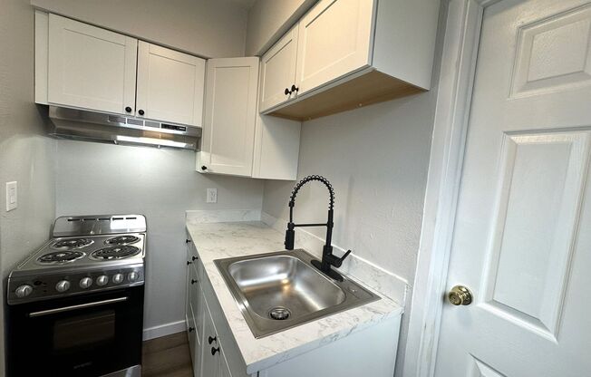 Studio, 1 bath, 325 sqft, $1,195, Unit Unit 5