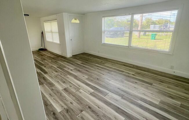 Newly Renovated 3/1 House with 2 car garage and large yard in Ft. Pierce