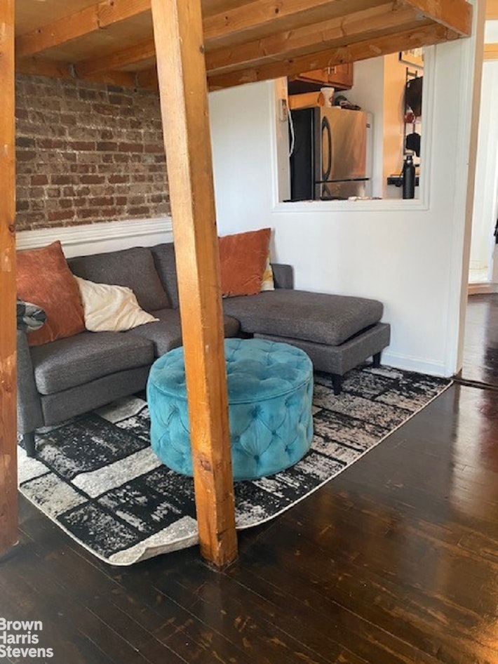 231 THOMPSON ST