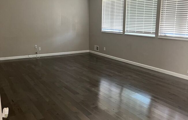 Beautifully Renovated 4bd 3bth Home Move In Ready!