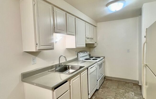 1 bed, 1 bath, 777 sqft, $1,425, Unit 130-34