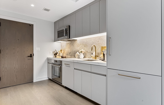 1 bed, 1 bath, 601 sqft, $4,000, Unit 709