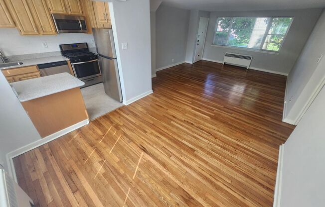 2 beds, 1 bath, 897 sqft, $2,335, Unit A-03