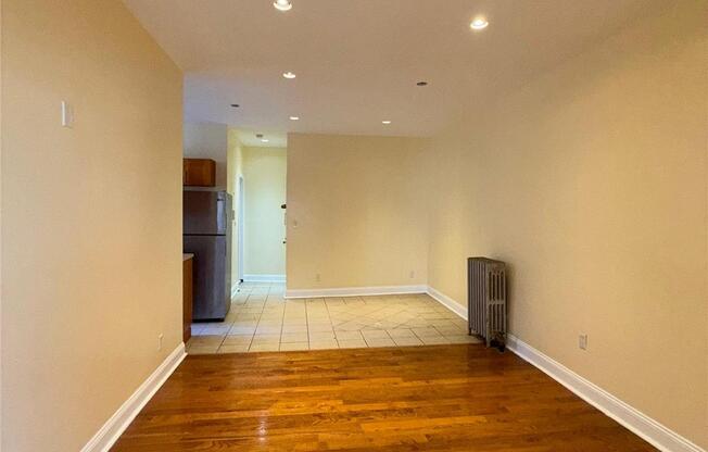 132 E 52 ST