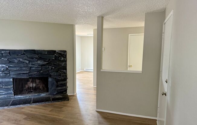 DT Beaverton-Old Town Super Private 2 Bedroom w/Deck