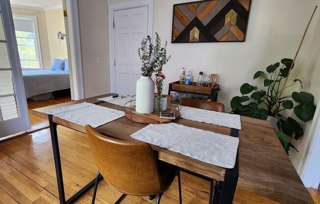 3 beds, 1 bath, 1,087 sqft, $4,500, Unit 6
