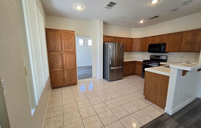 3 beds, 3 baths, $2,395