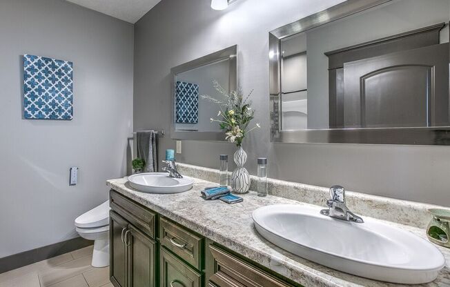 3 beds, 2 baths, 1,469 sqft, $1,995, Unit B - 1004 Unit 226 - C1469 Lake View