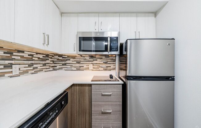 2 beds, 2 baths, 933 sqft, $1,685, Unit C-133