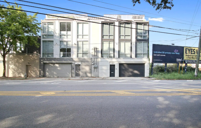 574 MARIETTA ST NW