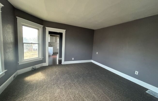 HM 925 East 14th Street- FOR SALE Drake Hunter